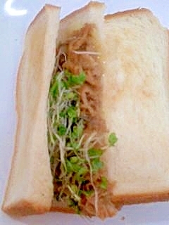 豚肉のサンドイッチ