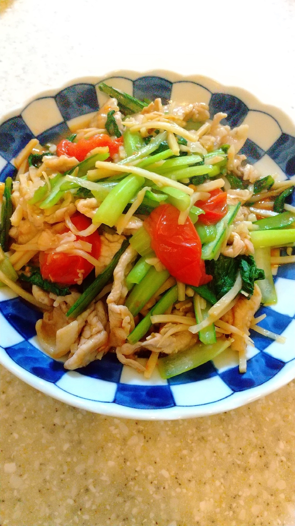 鶏肉と小松菜のトマト炒め