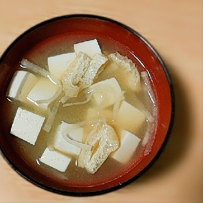 切り干し大根、とうふ、油揚げ、のお味噌汁