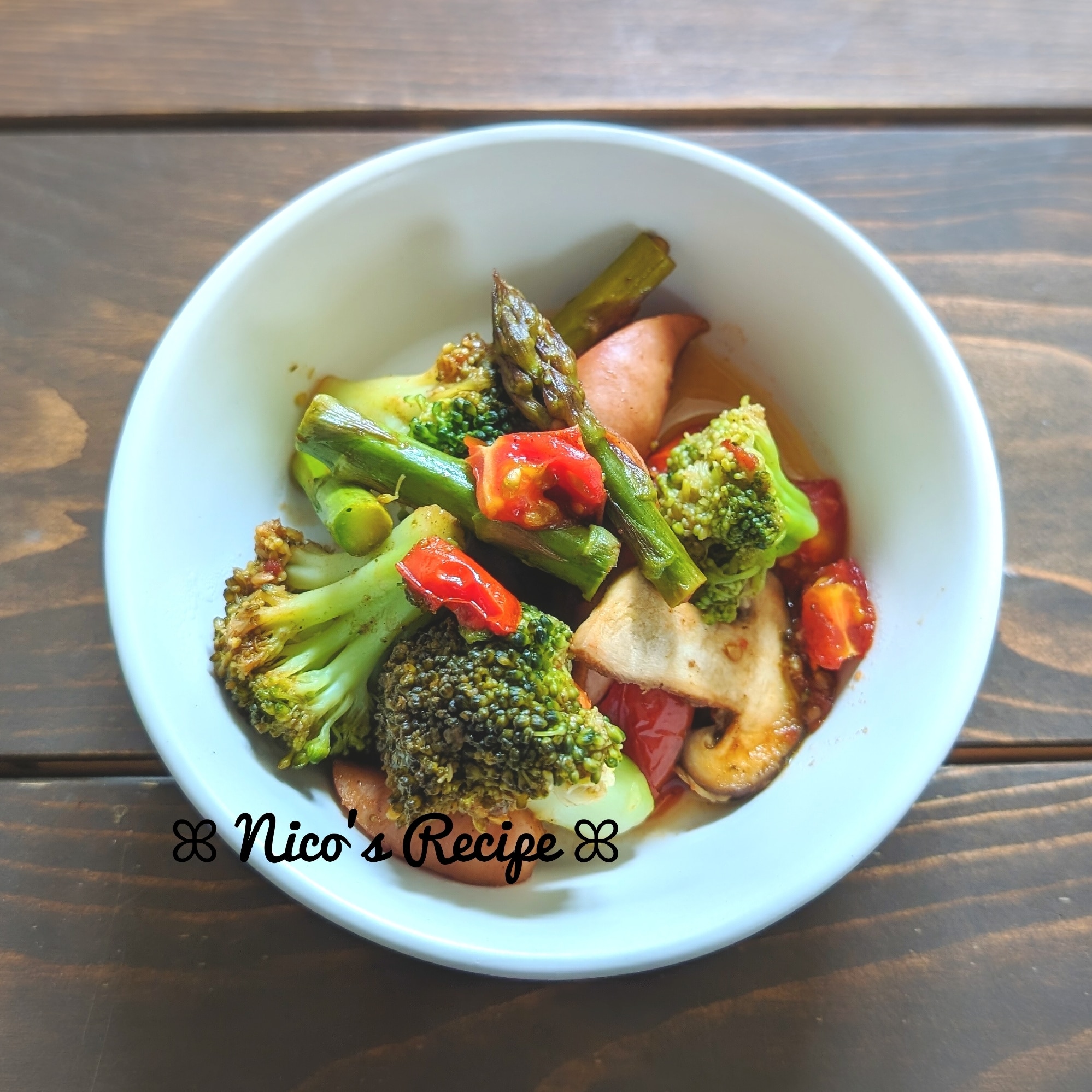 アスパラとブロッコリーのトマトソース炒め レシピ・作り方 by Nico