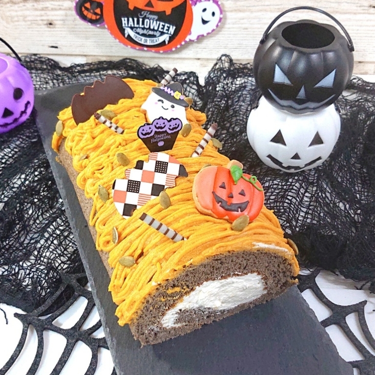 ハロウィンにカボチャロールケーキ