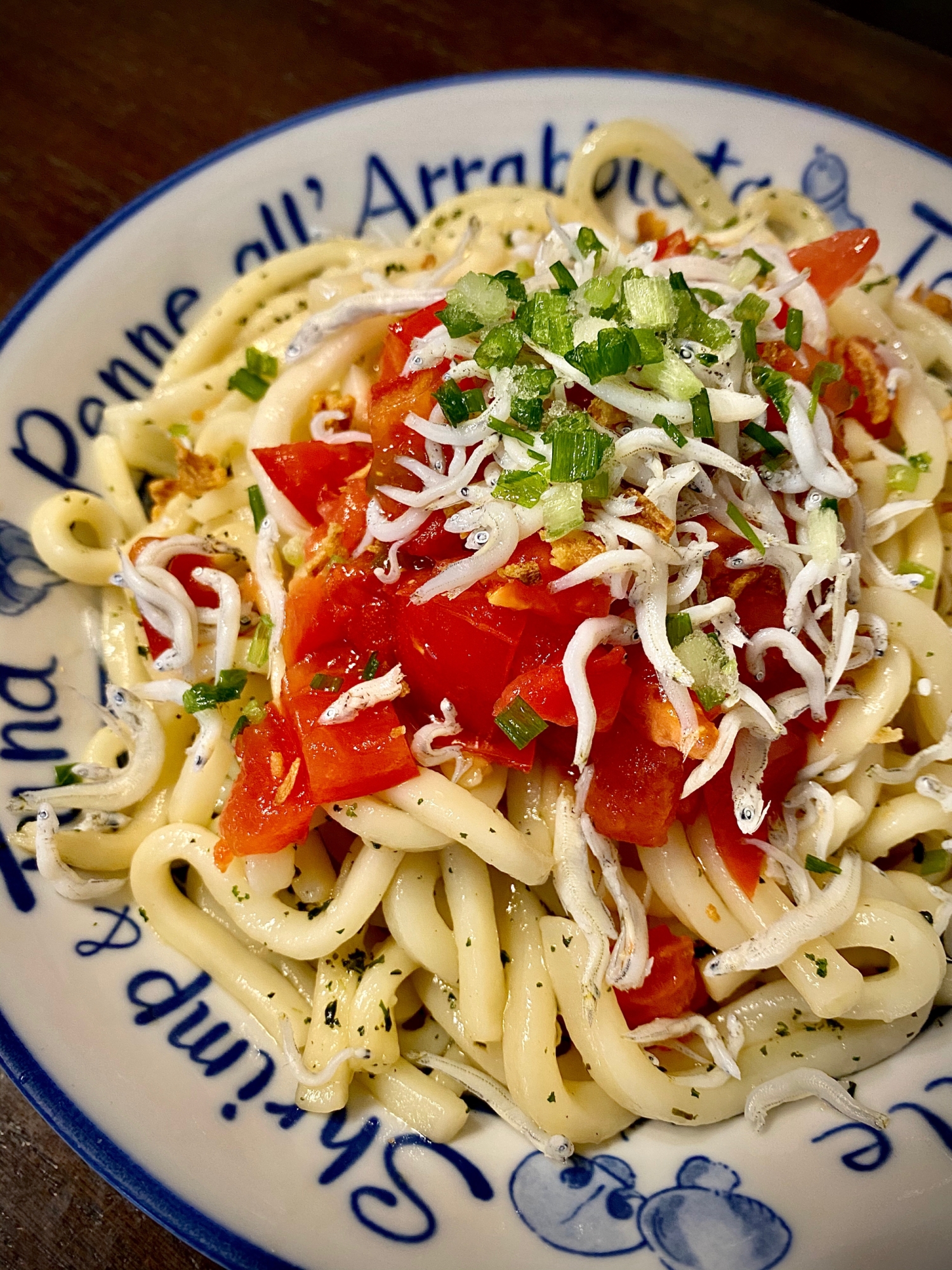 完熟トマトとしらすのぶっかけしそ風味うどん