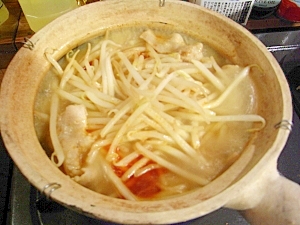 豚バラと豆腐のトムヤム鍋