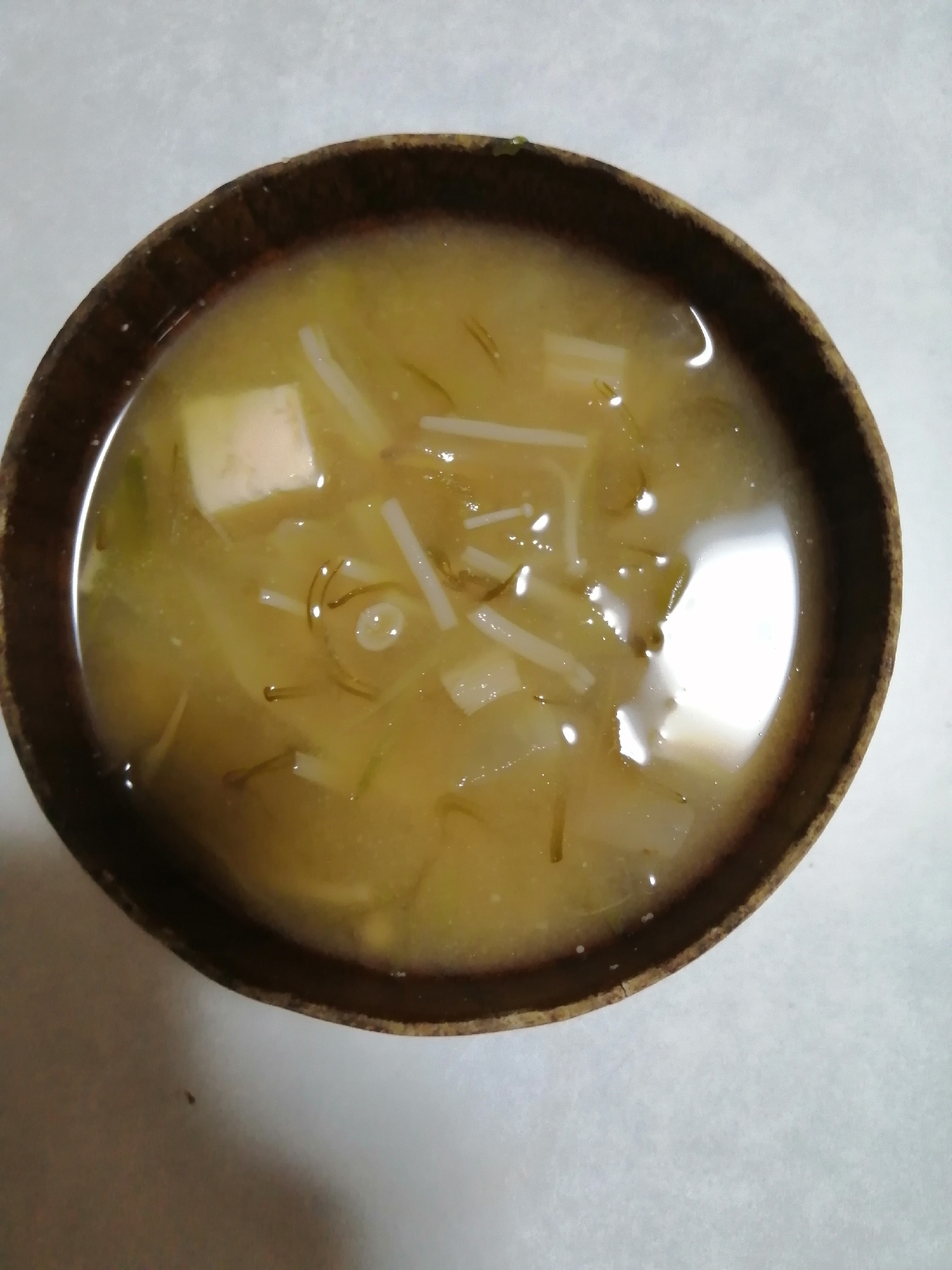 豆腐と大根とえのき茸とみょうがとめかぶのみそ汁