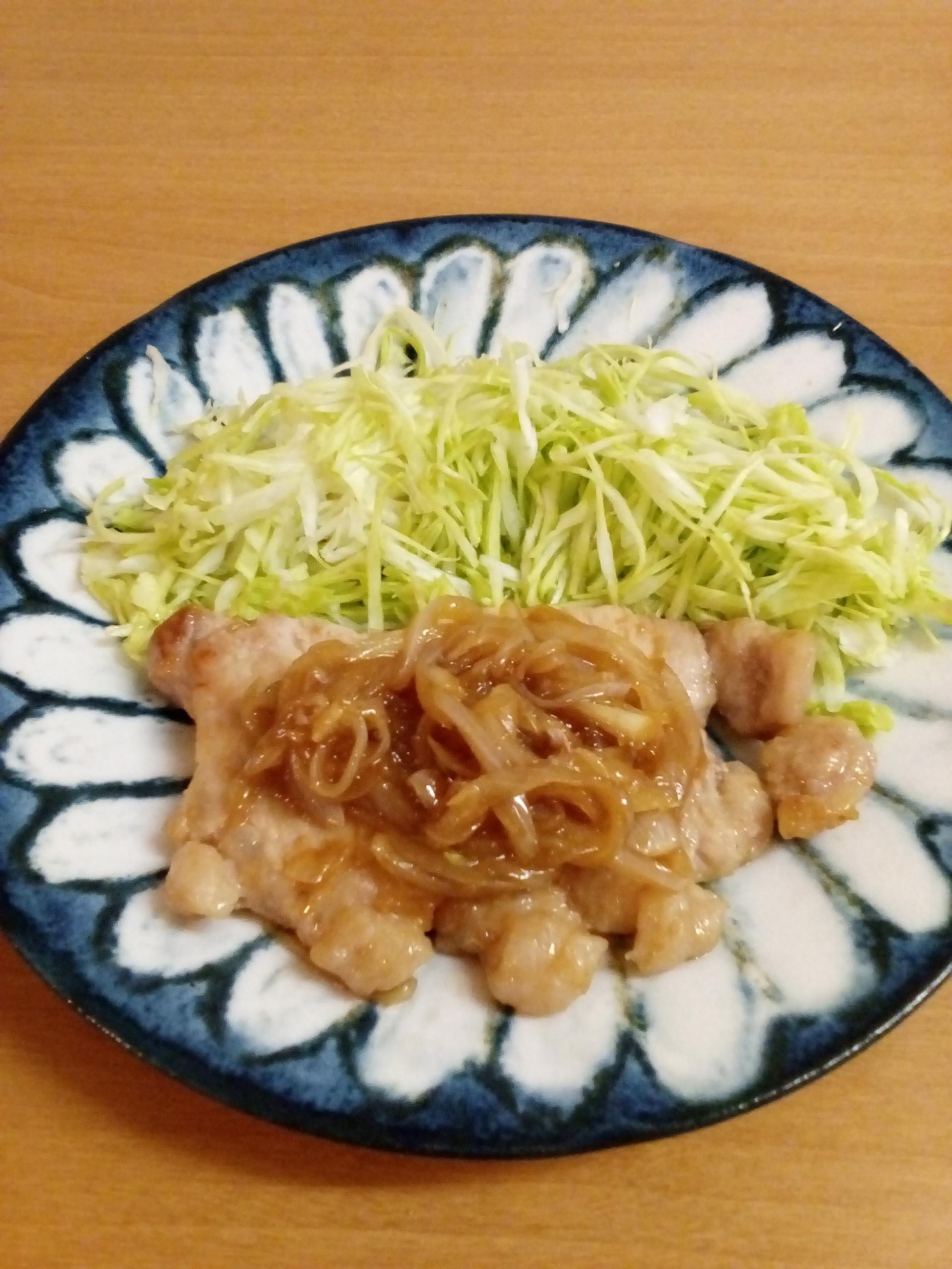 生姜とはちみつ♡とんかつ肉の炒め玉ねぎソースがけ