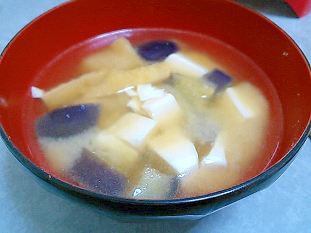 ナス 豆腐 油揚げの味噌汁 レシピ 作り方 By かっぺ4217 楽天レシピ ナス 豆腐 油揚げの味噌汁 レシピ 作り方 By かっぺ4217 楽天レシピ