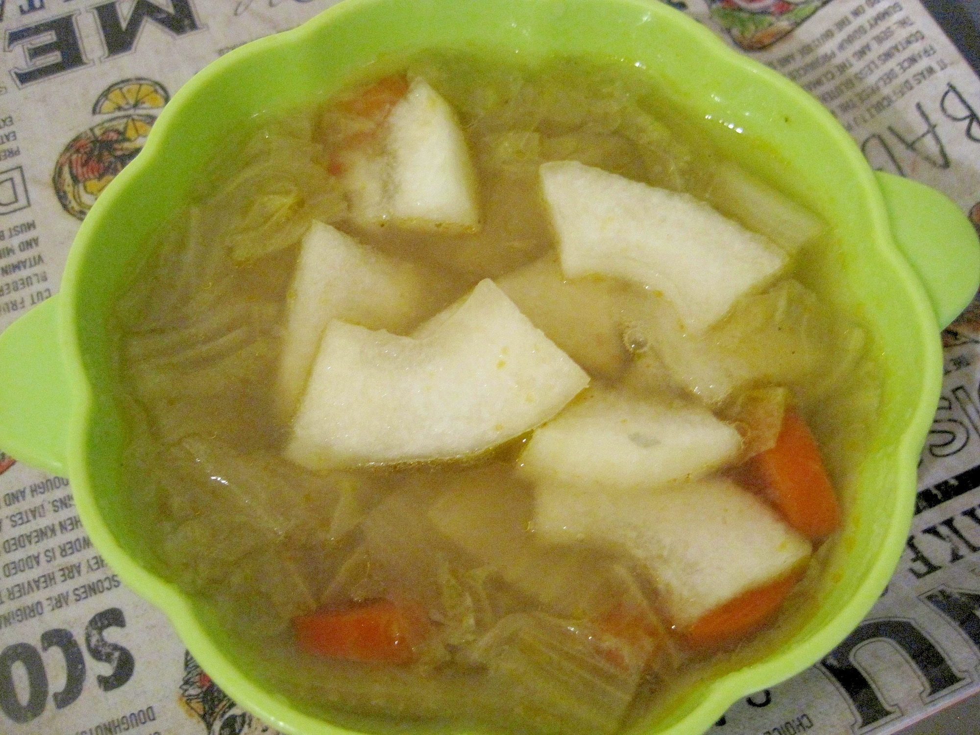 冬瓜と白菜と人参のコンソメスープ