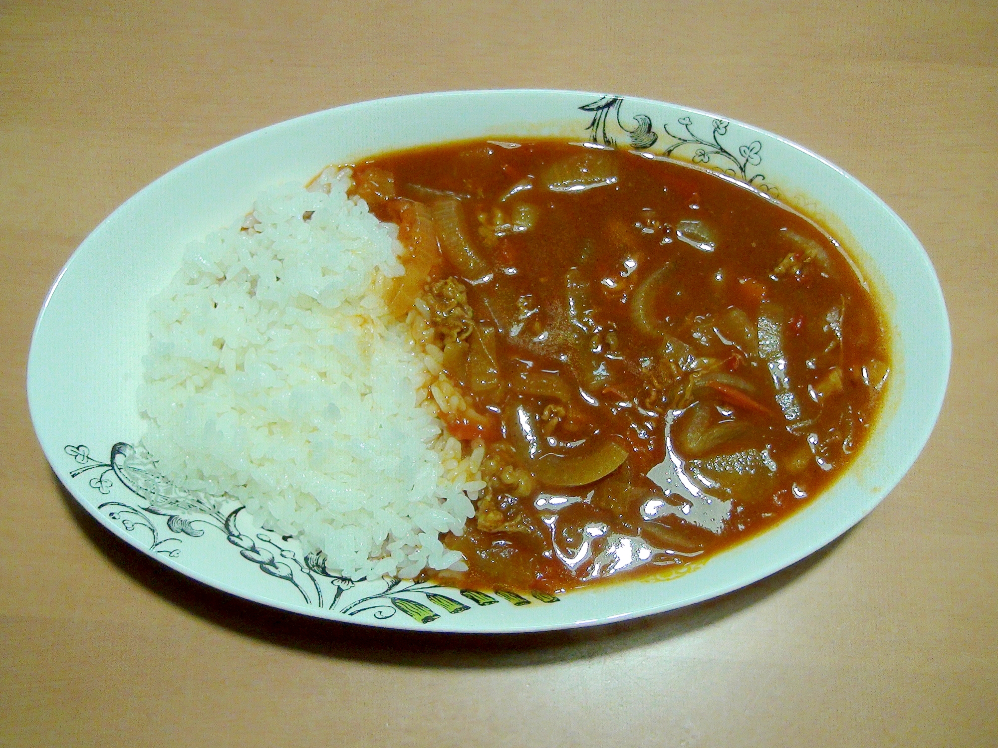 カレーのルーを使って、シンプルなハヤシライス