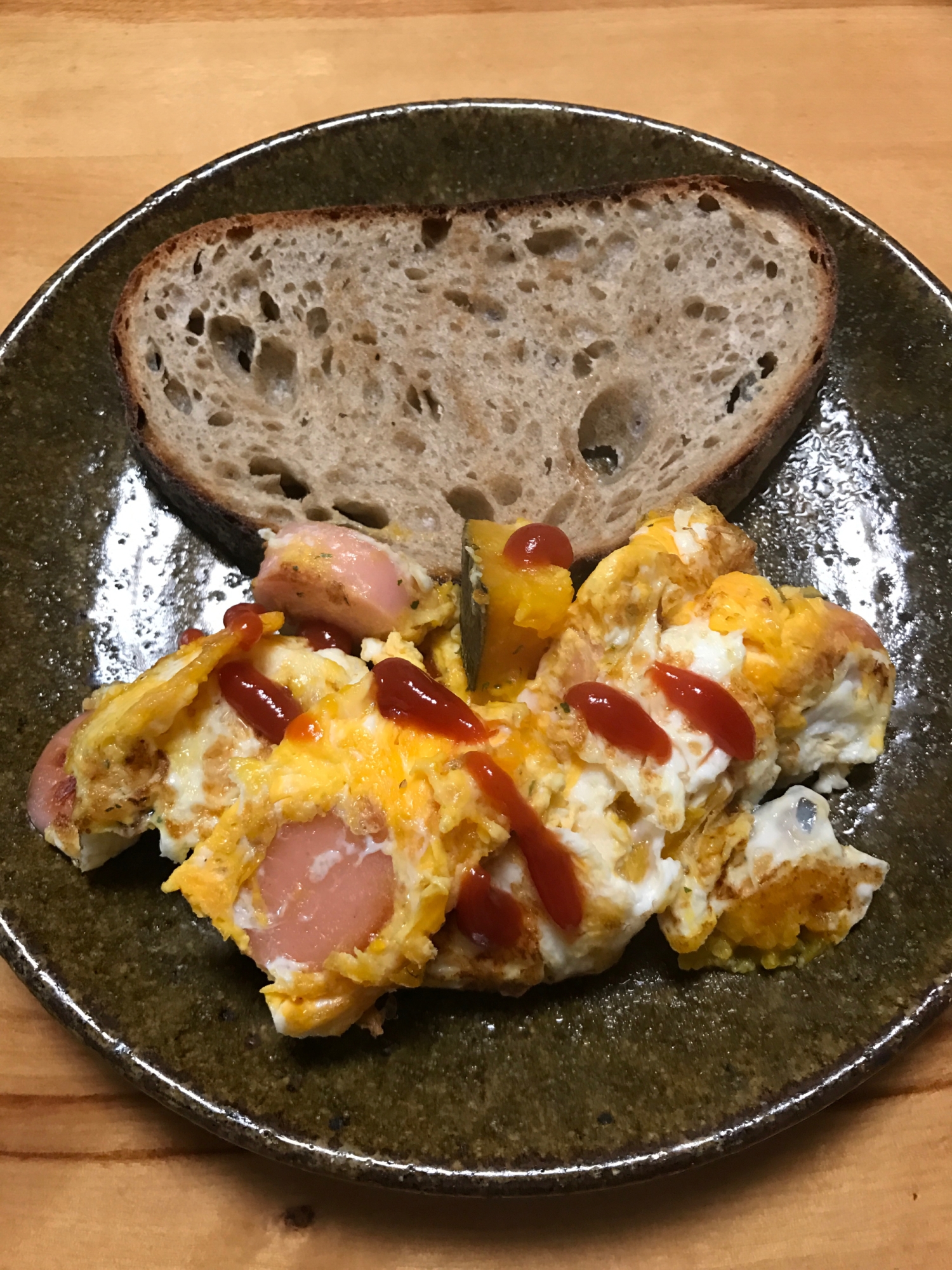 魚肉ソーセージと蒸しカボチャ入り卵焼きの朝ごはん