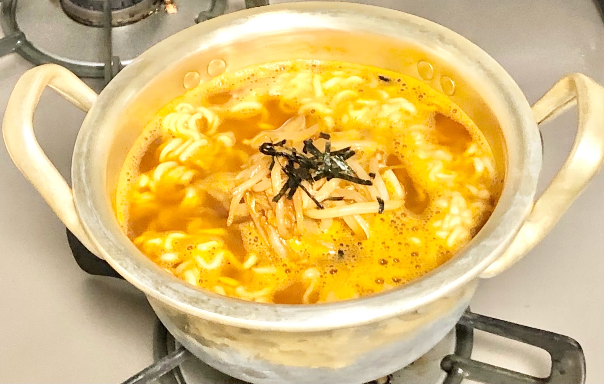 簡単 コチュジャンもやしたっぷりの辛ラーメン レシピ 作り方 By くろみつきなこもち 楽天レシピ 簡単 コチュジャンもやしたっぷりの辛ラーメン レシピ 作り方 By くろみつきなこもち 楽天レシピ