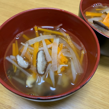 大根・しいたけ・にんじんの中華スープ
