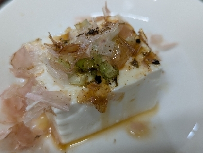 七味唐辛子で☆小ねぎとおかかの冷奴