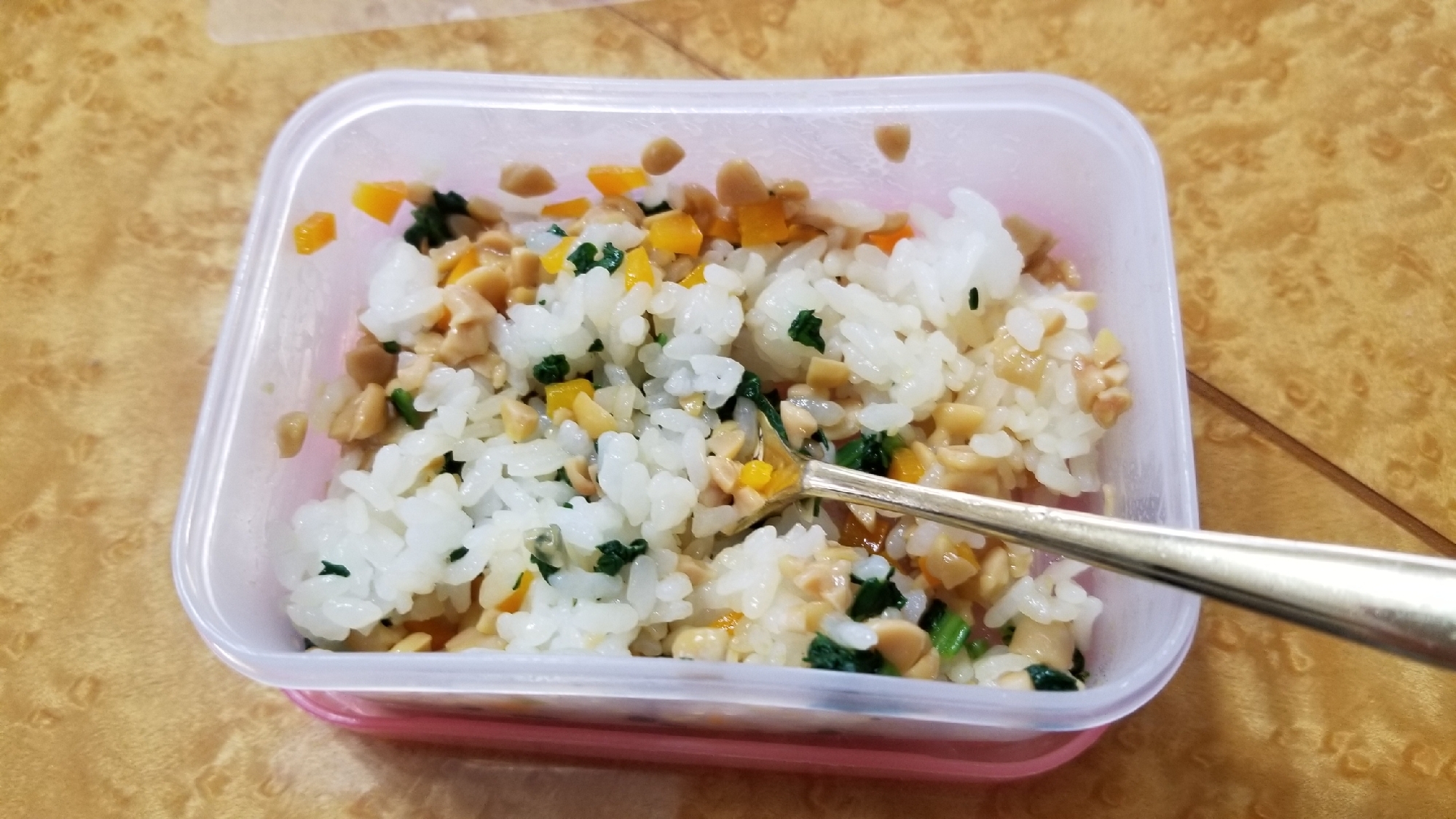 パプリカ、小松菜、納豆の混ぜご飯★幼児食初期