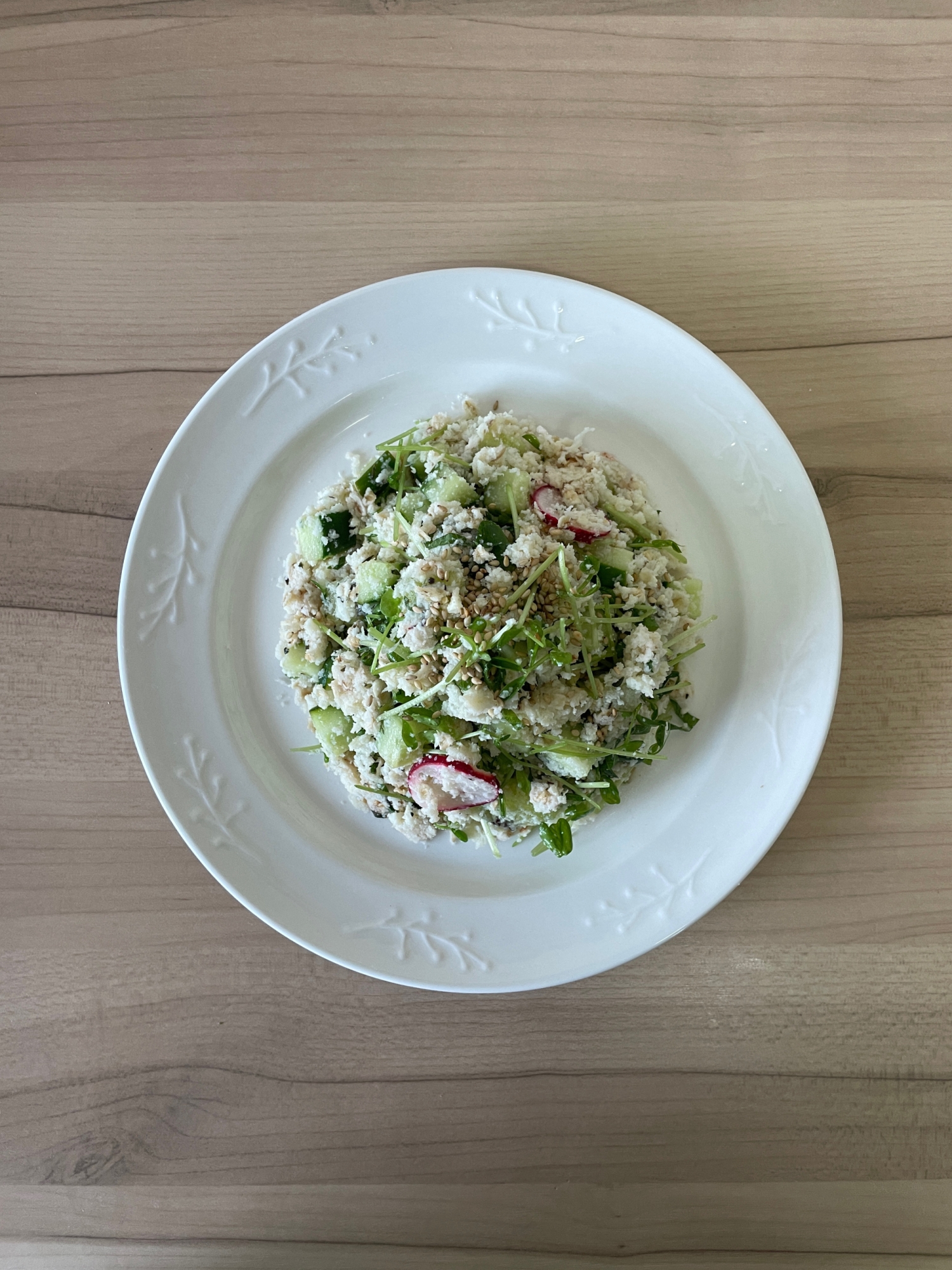 胡瓜とキウイのおから豆苗ラディッシュサラダ