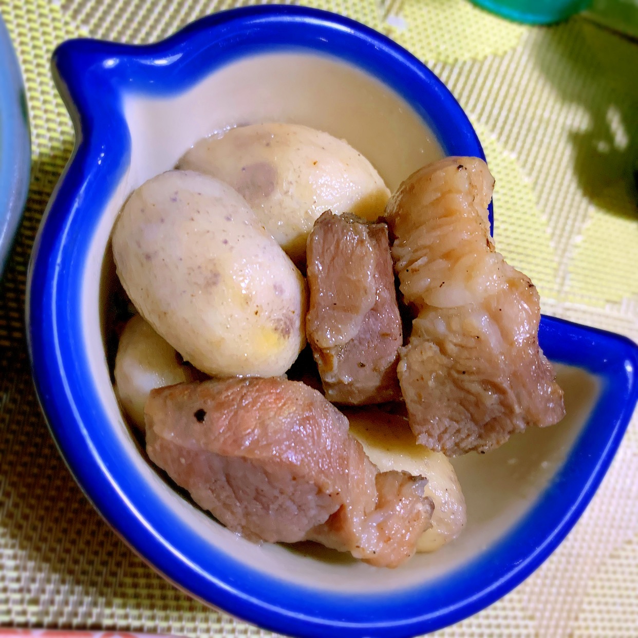 簡単！塩豚と里芋の胡椒うま煮