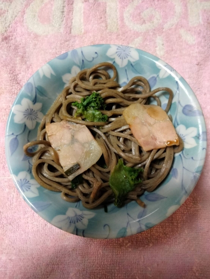 和そばで焼きそば！ベーコン残り野菜で麺つゆ味