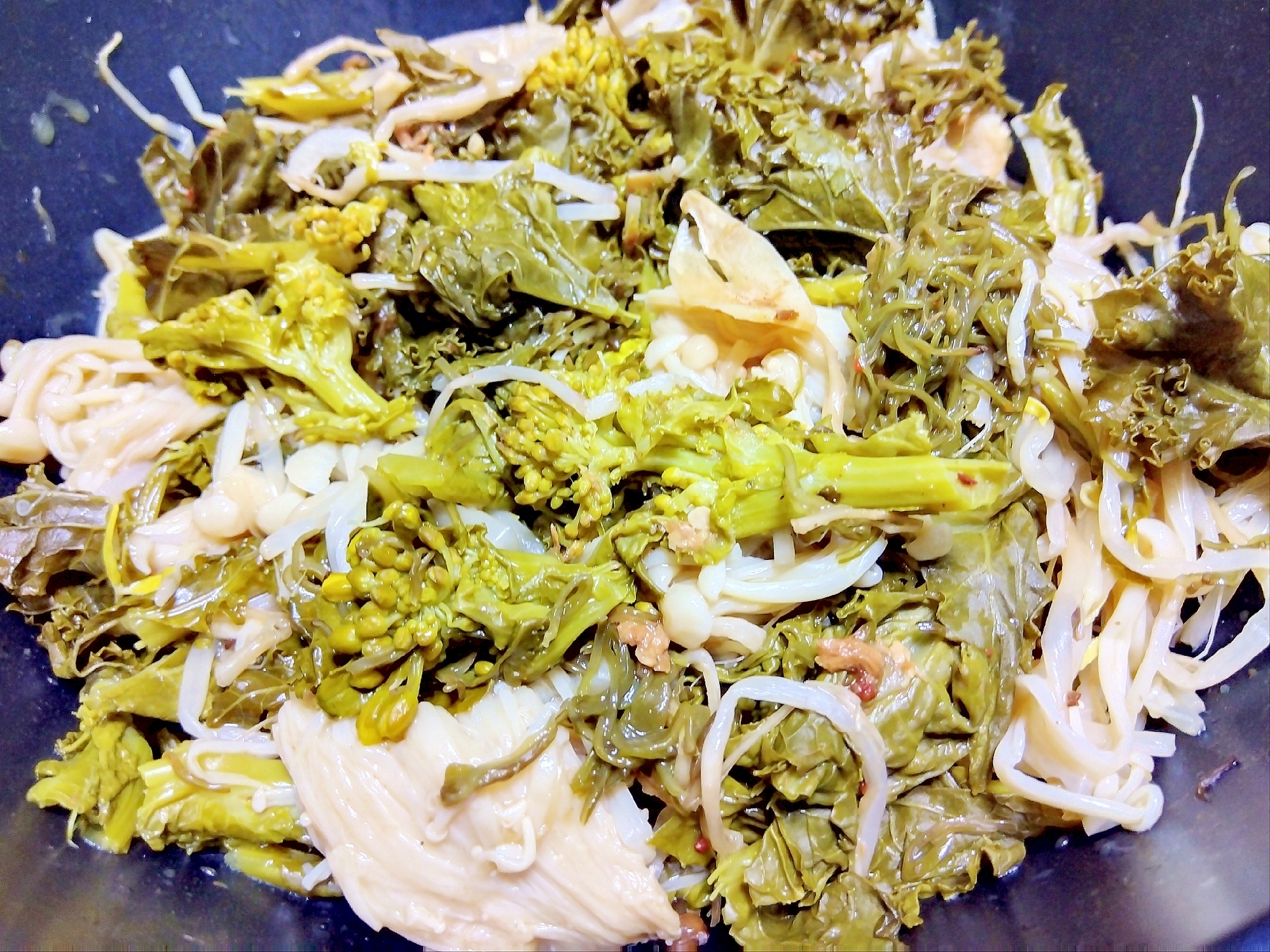 菜の花えのきケールめかぶモヤシの温サラダ