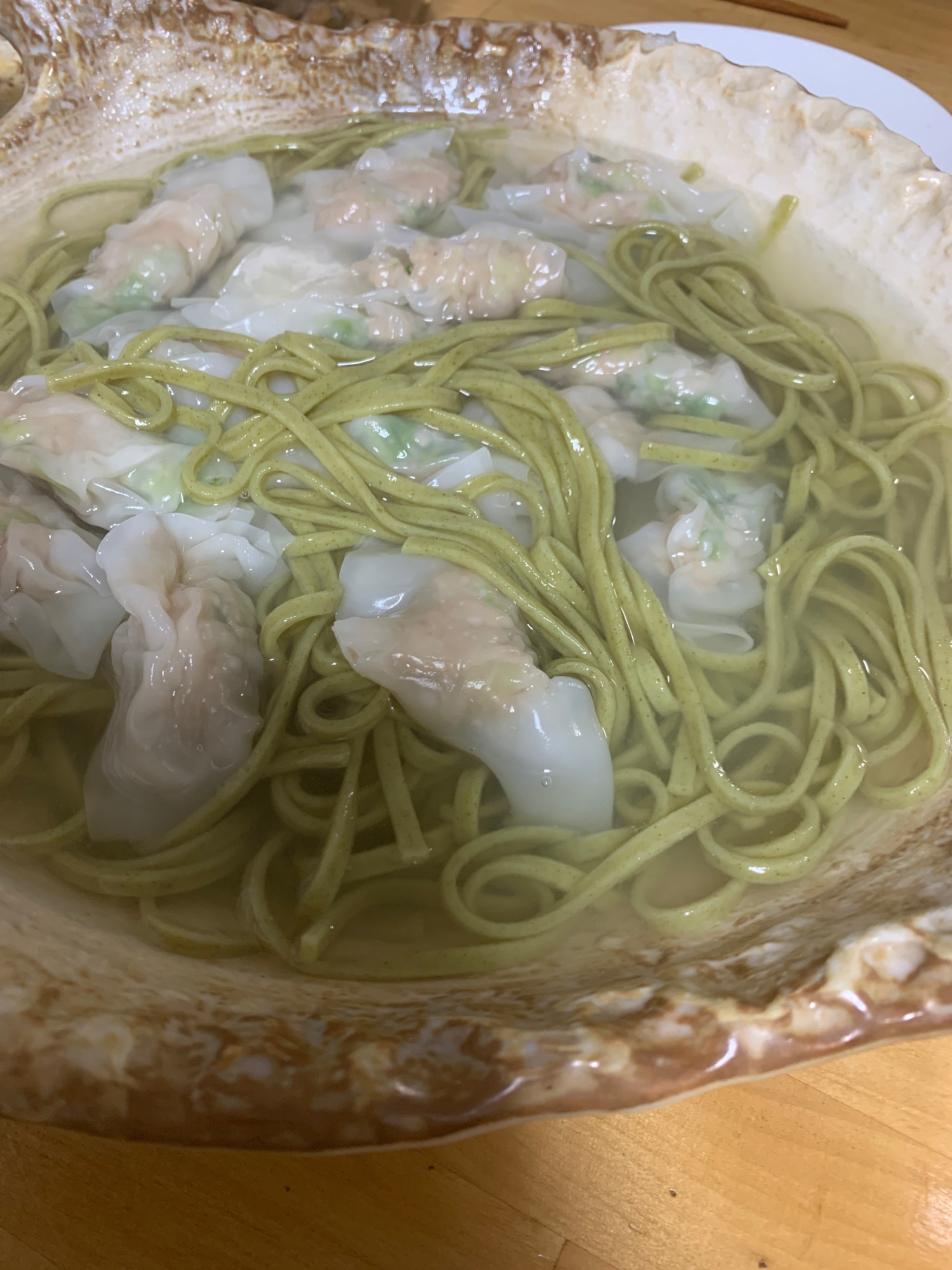 ワンタン入り、小松菜うどん