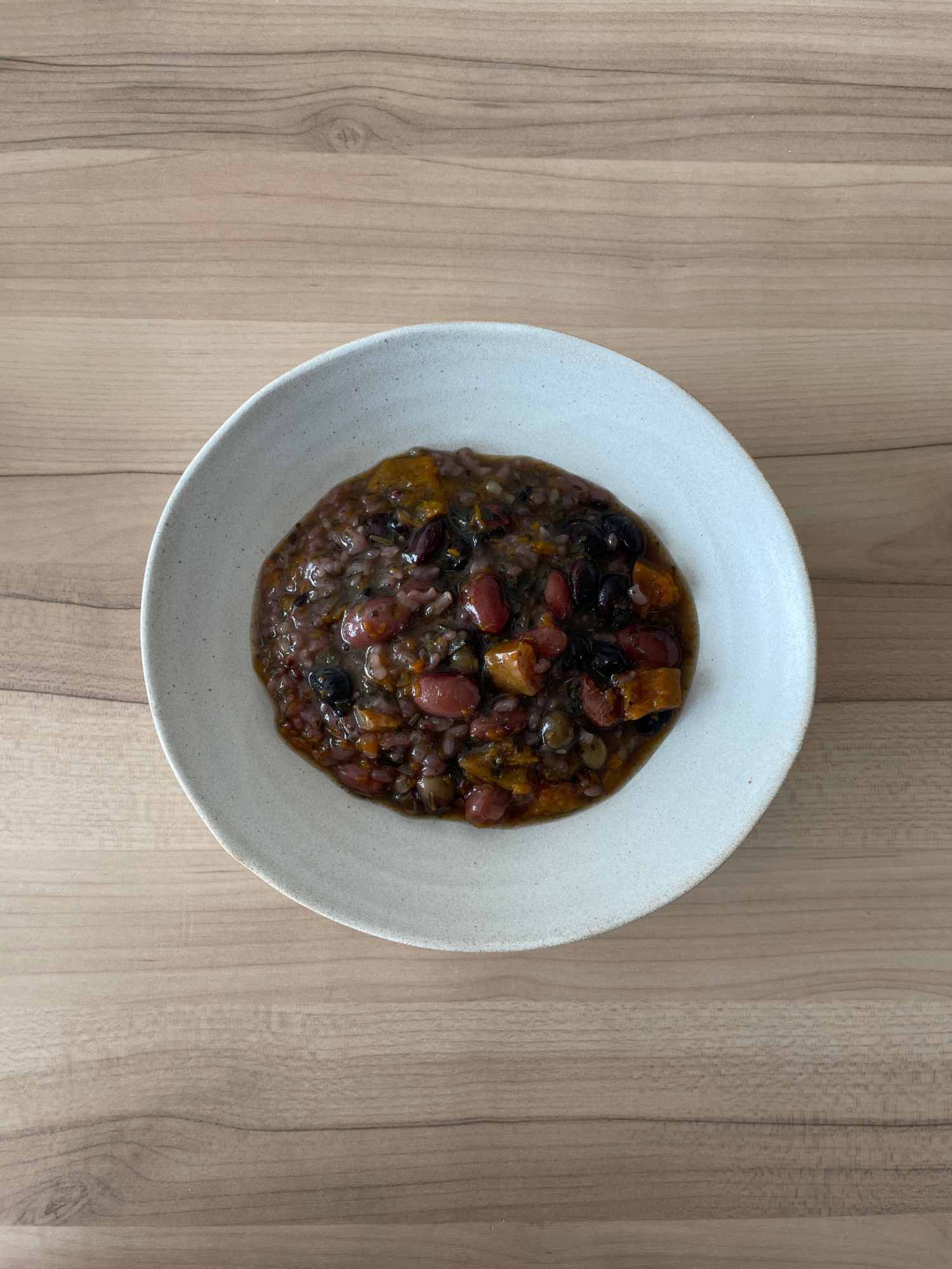 三種の豆と南瓜の古代米白すりごま伊勢茶漬塩餅米煮