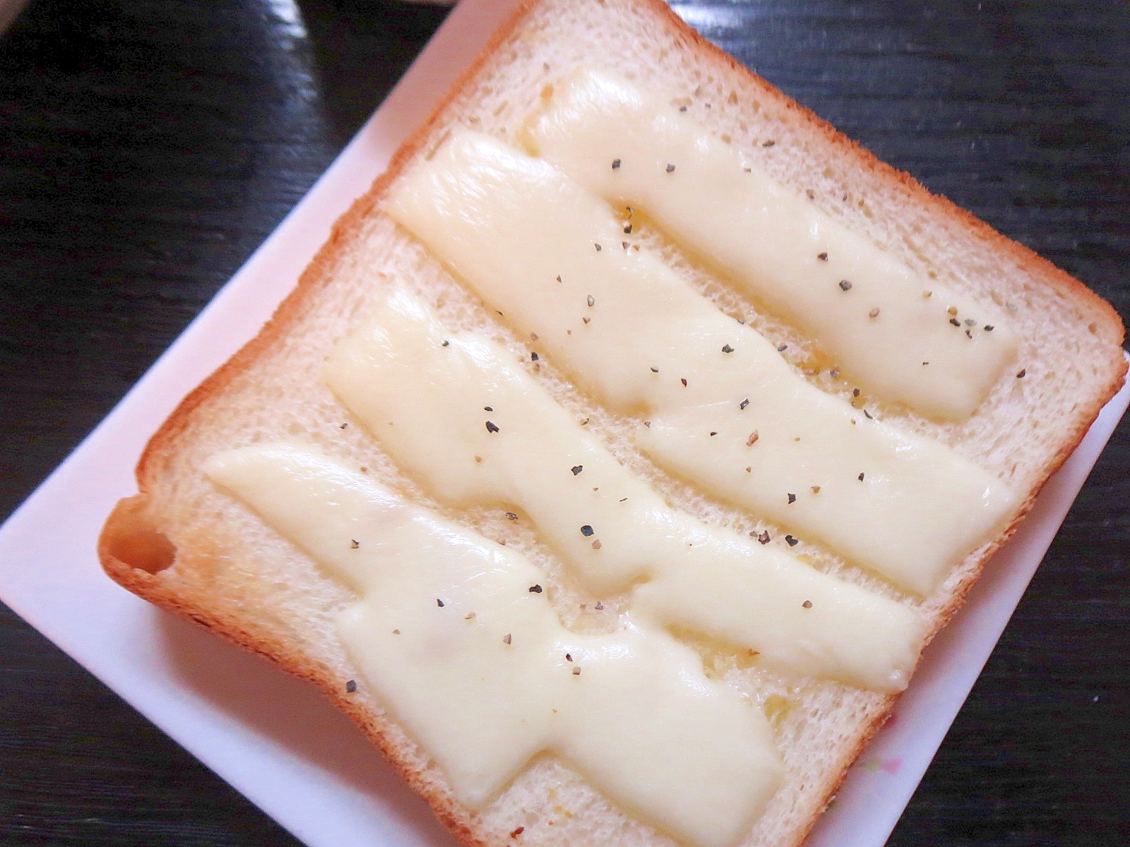 レモン風味のチーズトースト