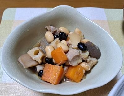 黒豆茶の豆を再利用！鶏肉と豆・根菜の五目煮