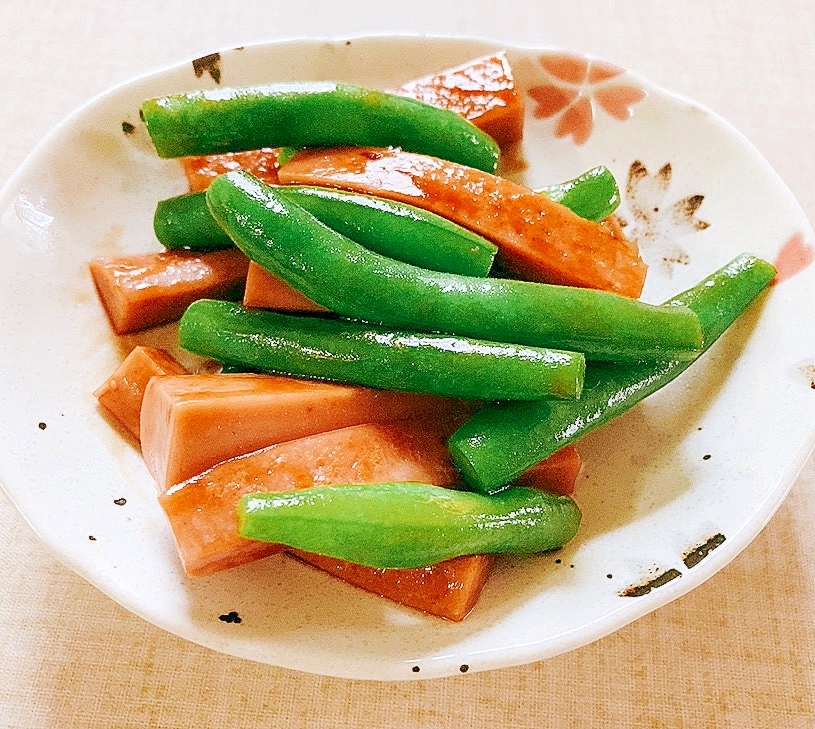 インゲン豆と魚肉ソーセージのオイスター炒め