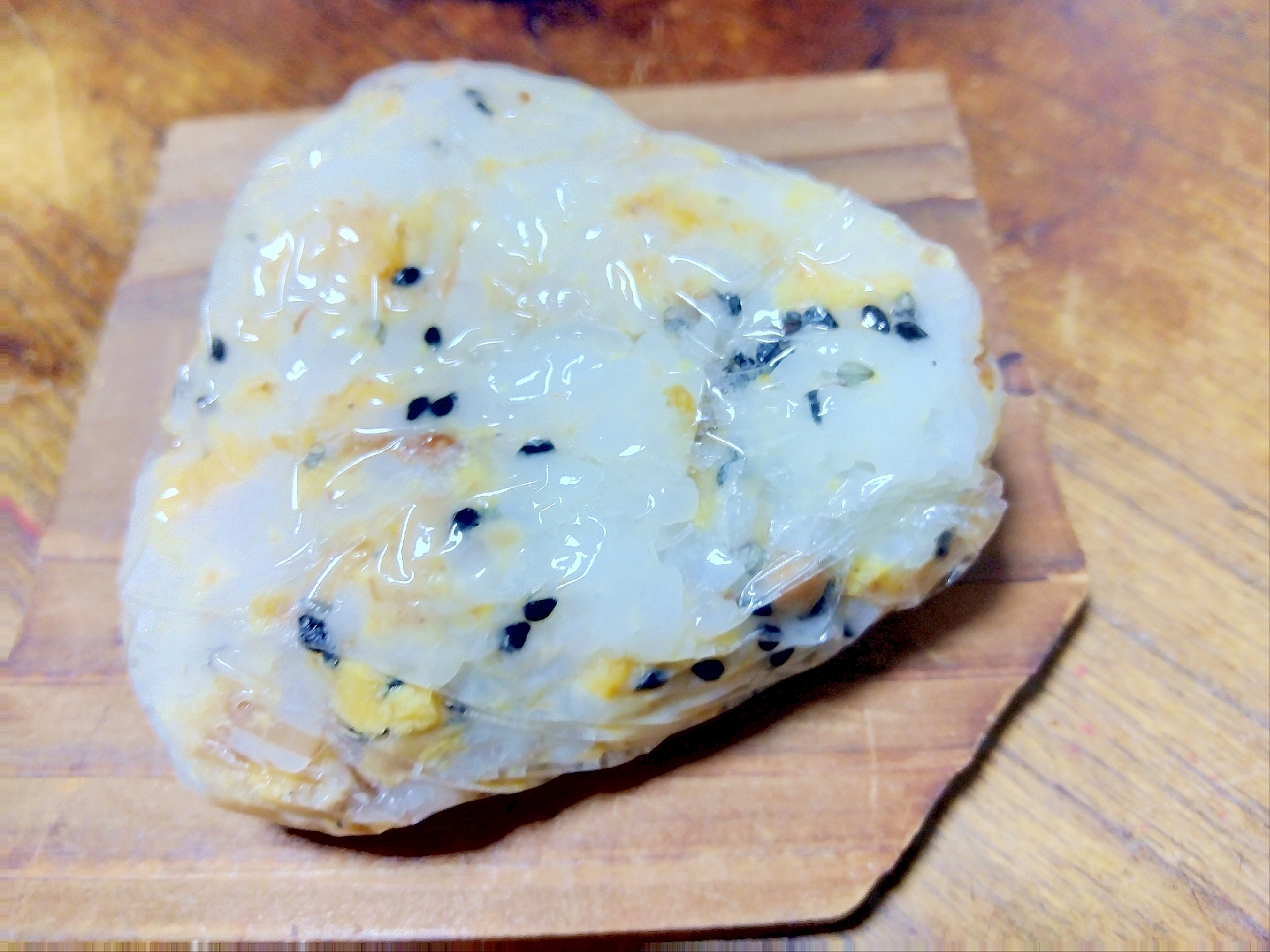 納豆&チーズ風味の炒り卵&黒いりごま✿おにぎり