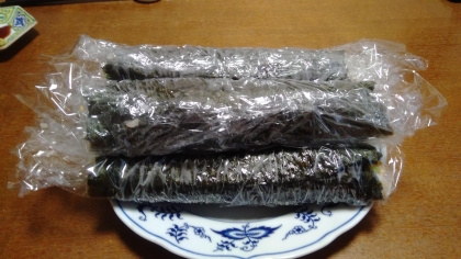 カニカマときゅうりの海苔巻