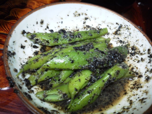 インゲンの黒胡麻和え