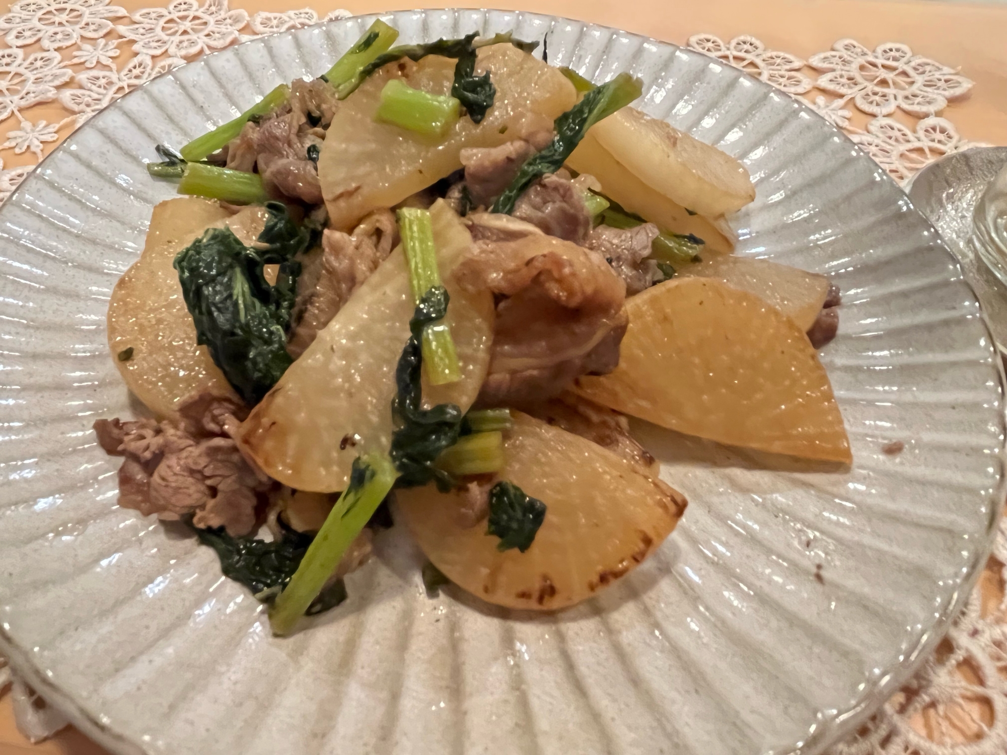 丸ごと大根の牛肉炒め〜大根の葉〜