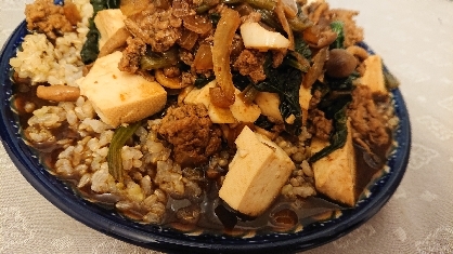 こんばんは(^-^)
本日の夕食にいただきました！
野菜も摂れて嬉しいレシピです♥️
辛くない麻婆豆腐も優しくて美味しいですね( ´∀`)♪