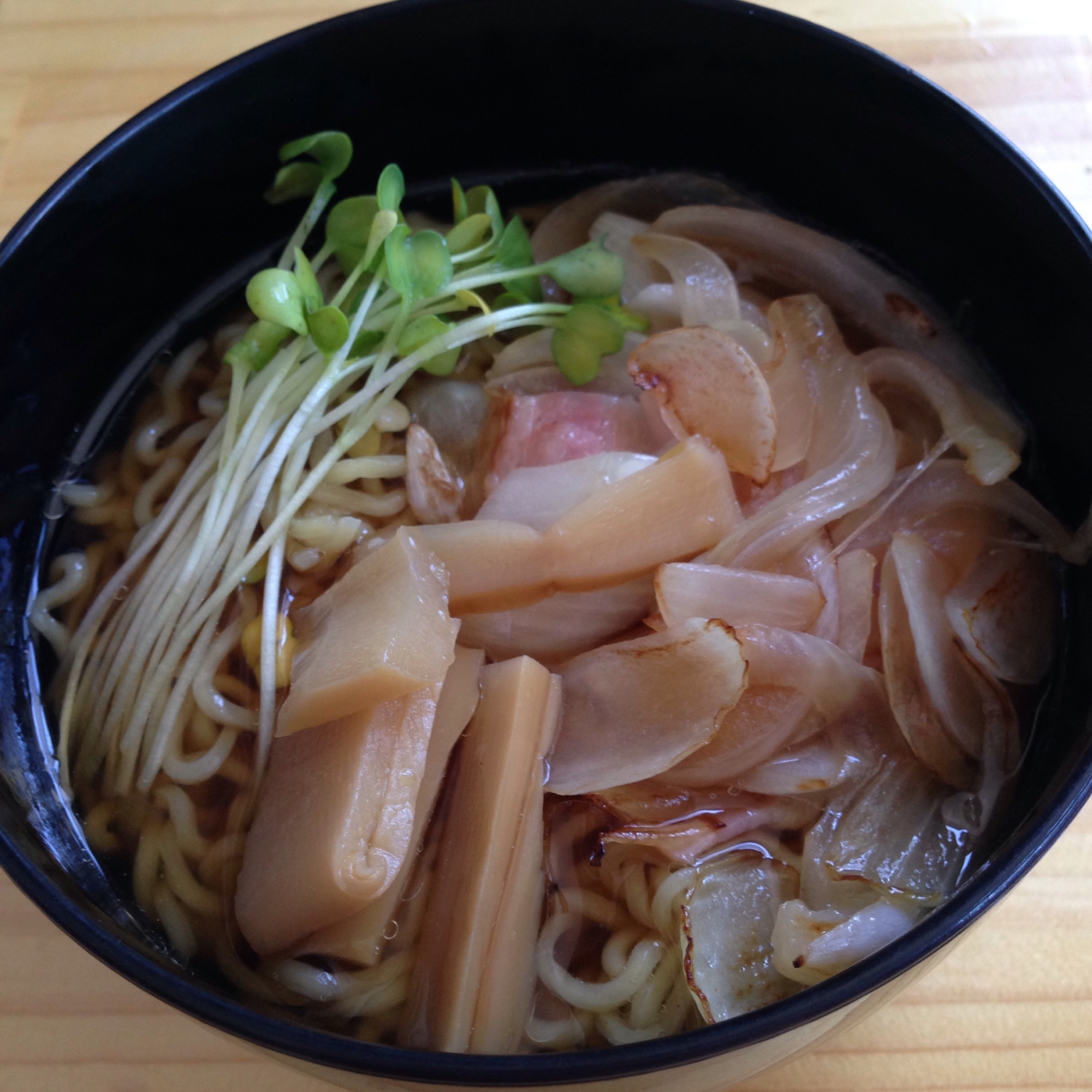 玉ねぎベーコン炒めde醤油ラーメン♪