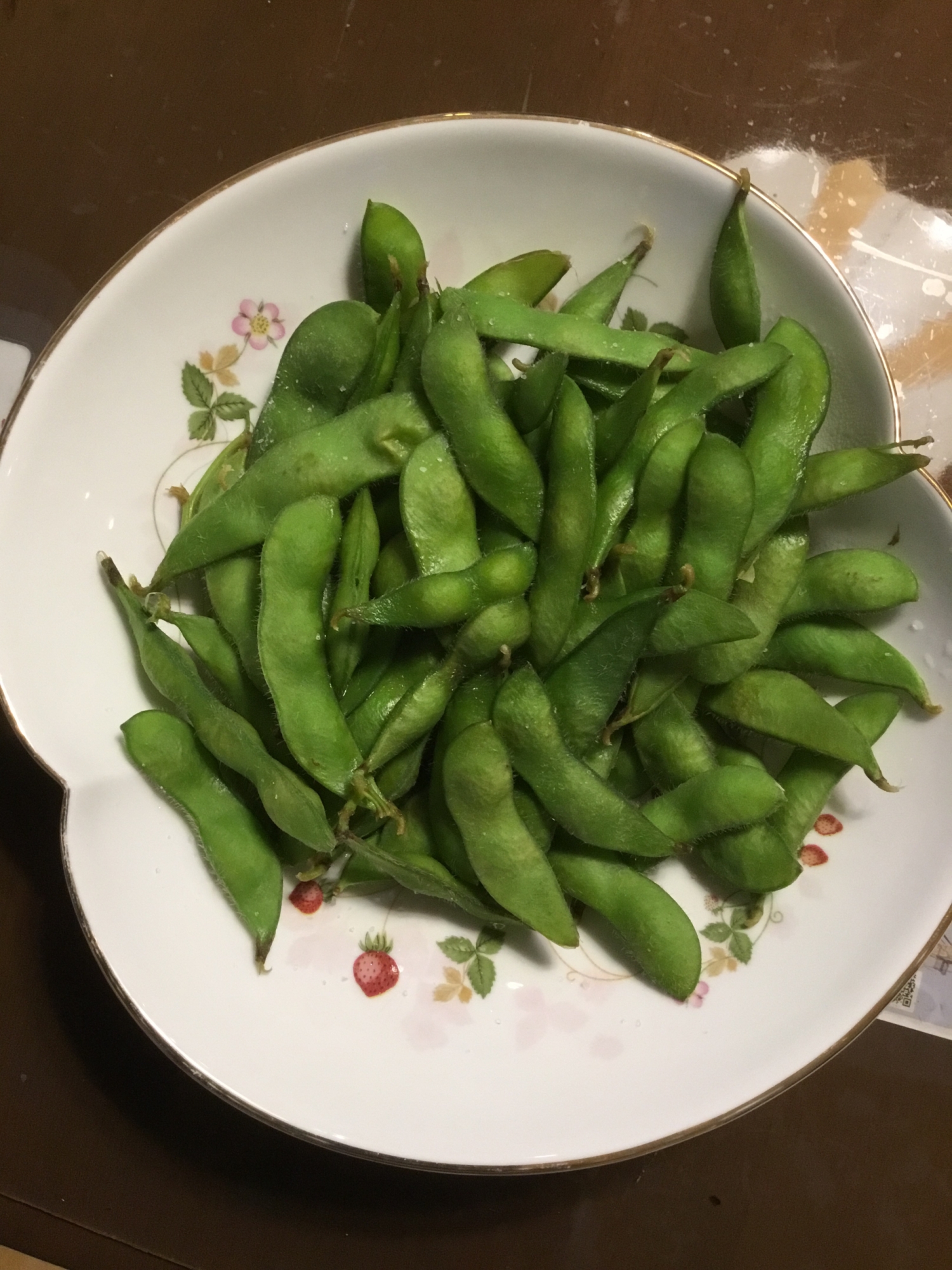 青々プリプリ温かい　塩枝豆　枝付きもそのままOK