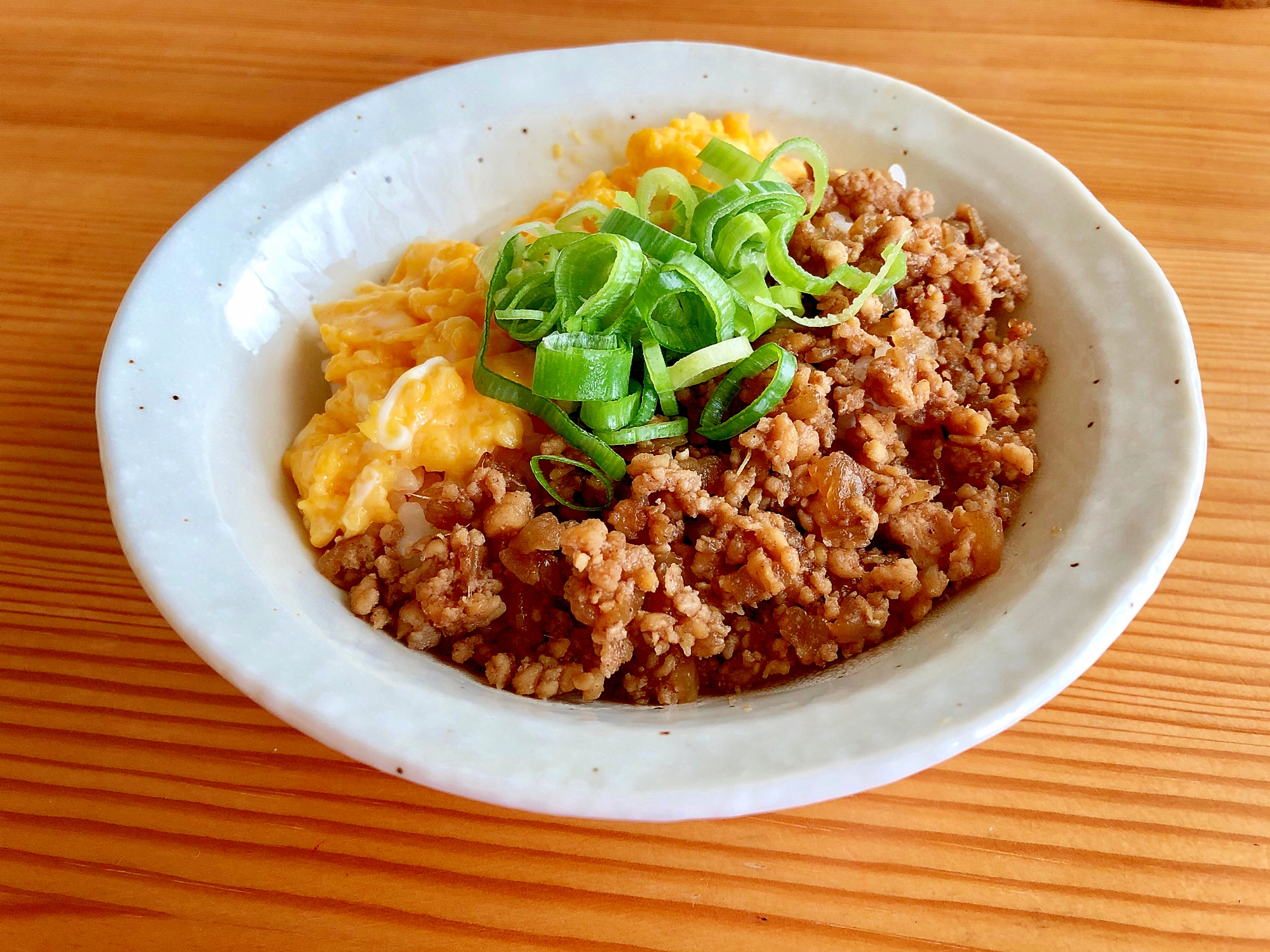 簡単お昼ご飯☆鶏そぼろ丼(2色)