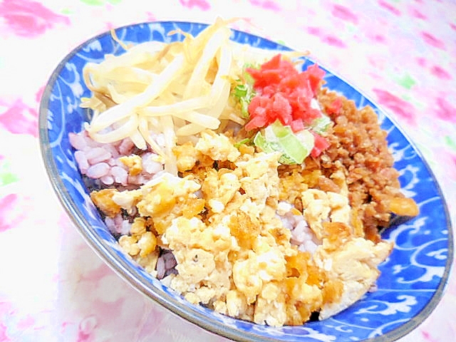 酢飯de❤酢もやしとそぼろと炒り卵の丼❤