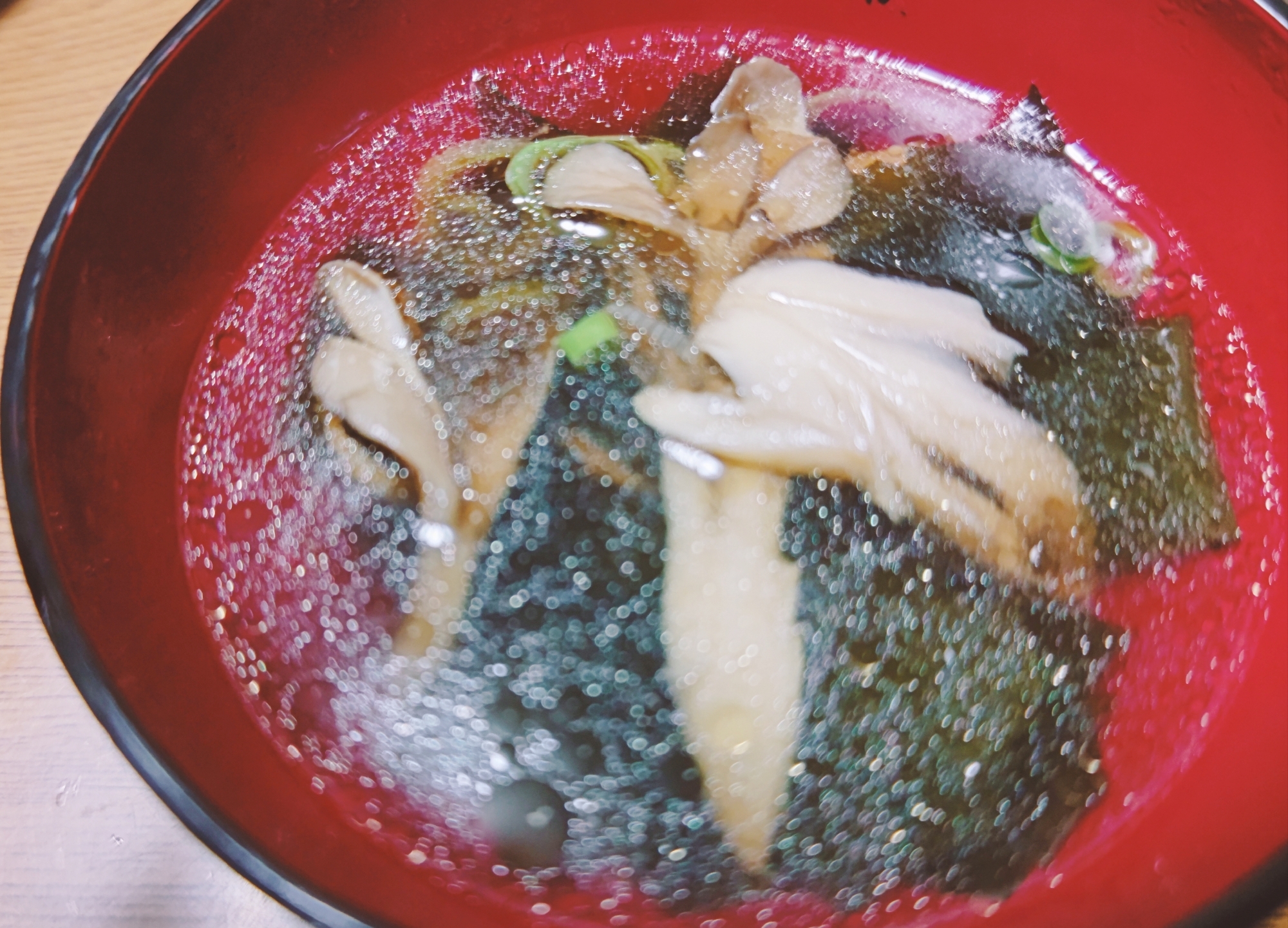 簡単♪舞茸わかめの中華スープ