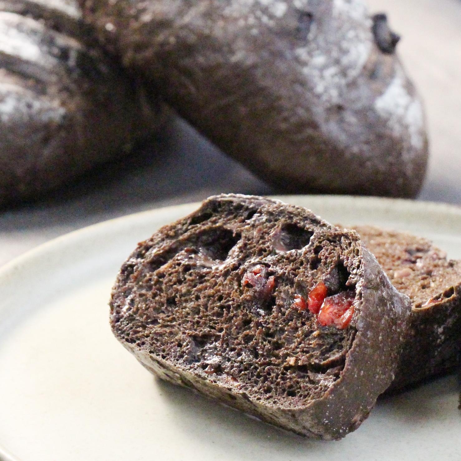 クランベリーとWチョコのカンパーニュ