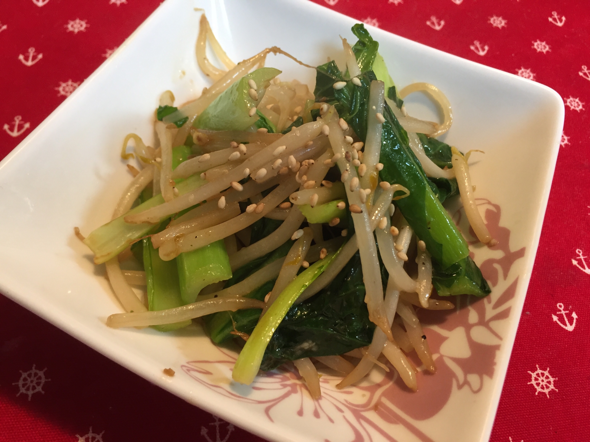 パパッと簡単！もやしと小松菜の塩にんにく炒め