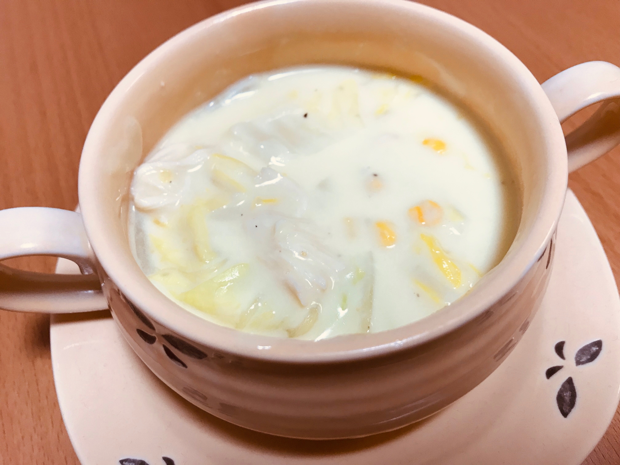 コーンスープの素で簡単♪ほっとする「白菜シチュー」