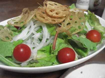 在庫の野菜で作りました。
カリカリ食感のいいサラダです、ごちそうさまです♪