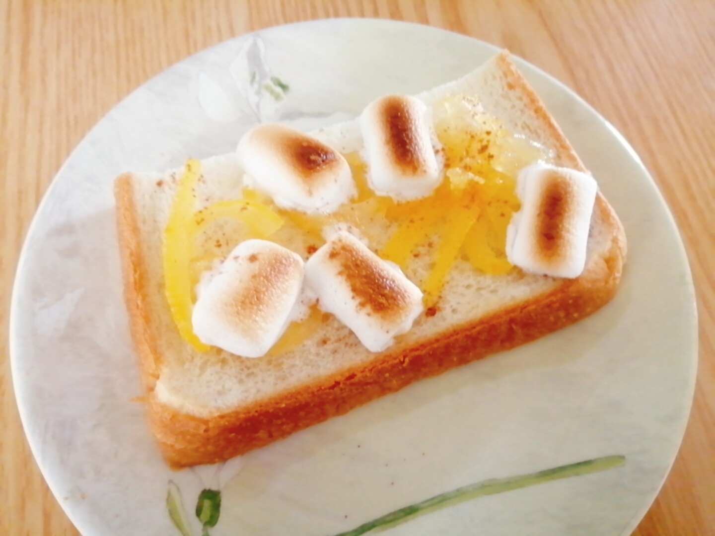 柚子ジャムとマシュマロのトースト