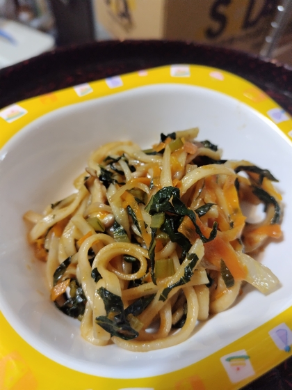 家にあるもので作ってみました。
おたふくソースの焼きうどん、初めて作りました。美味しかったです。