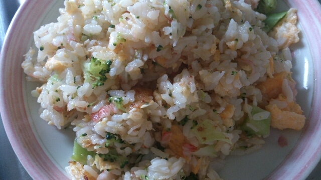 ブロッコリー&かにかま炒飯☆