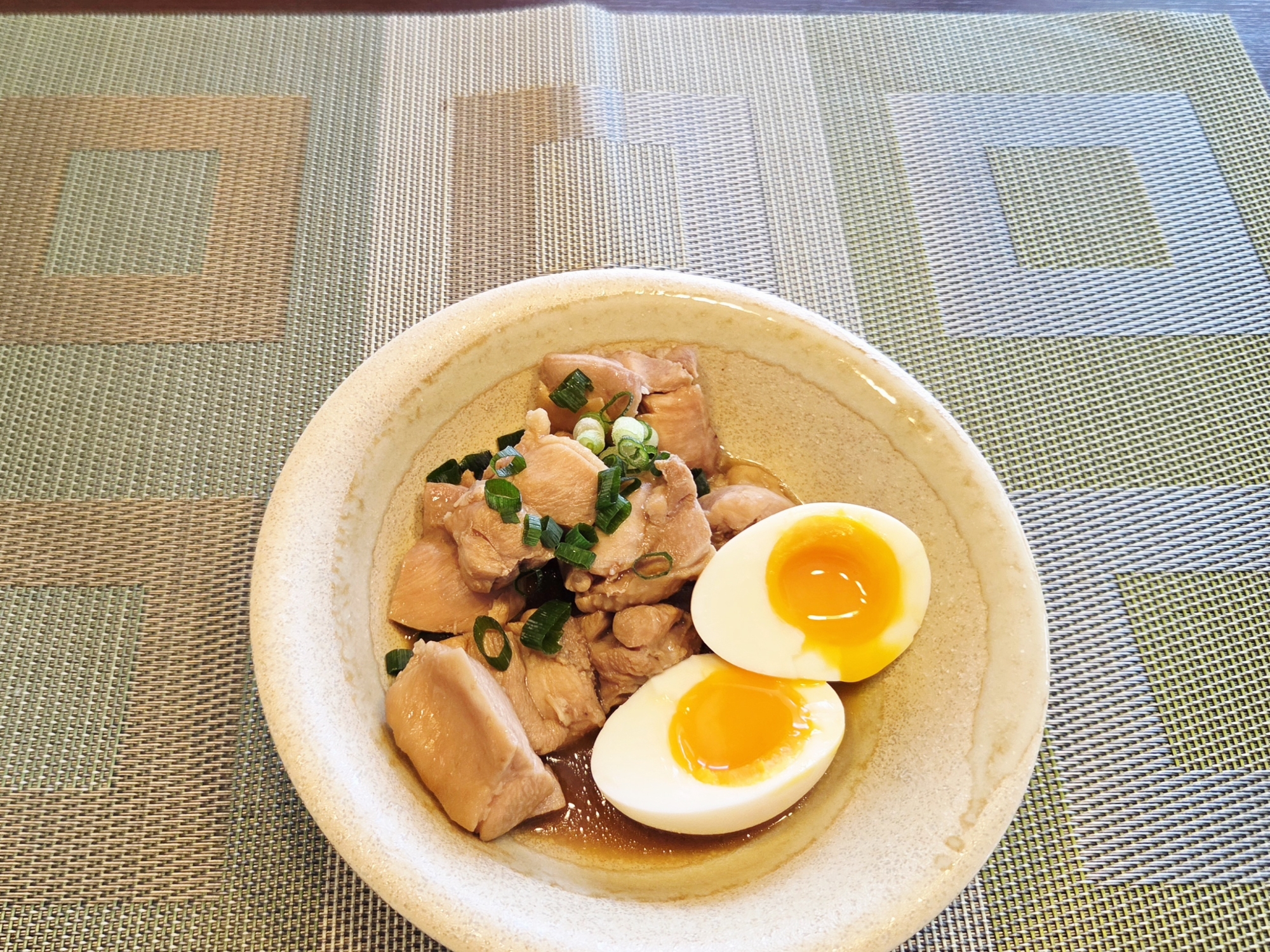 ポン酢で作る！鶏もも肉の さっぱり煮半熟卵入り