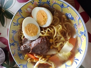 林檎の飴さんこんにちは(*^-^*)畑でとれたとうもろこしでコーンラーメンいただきました！とてもおいしかったです。つくれぽありがとうございます