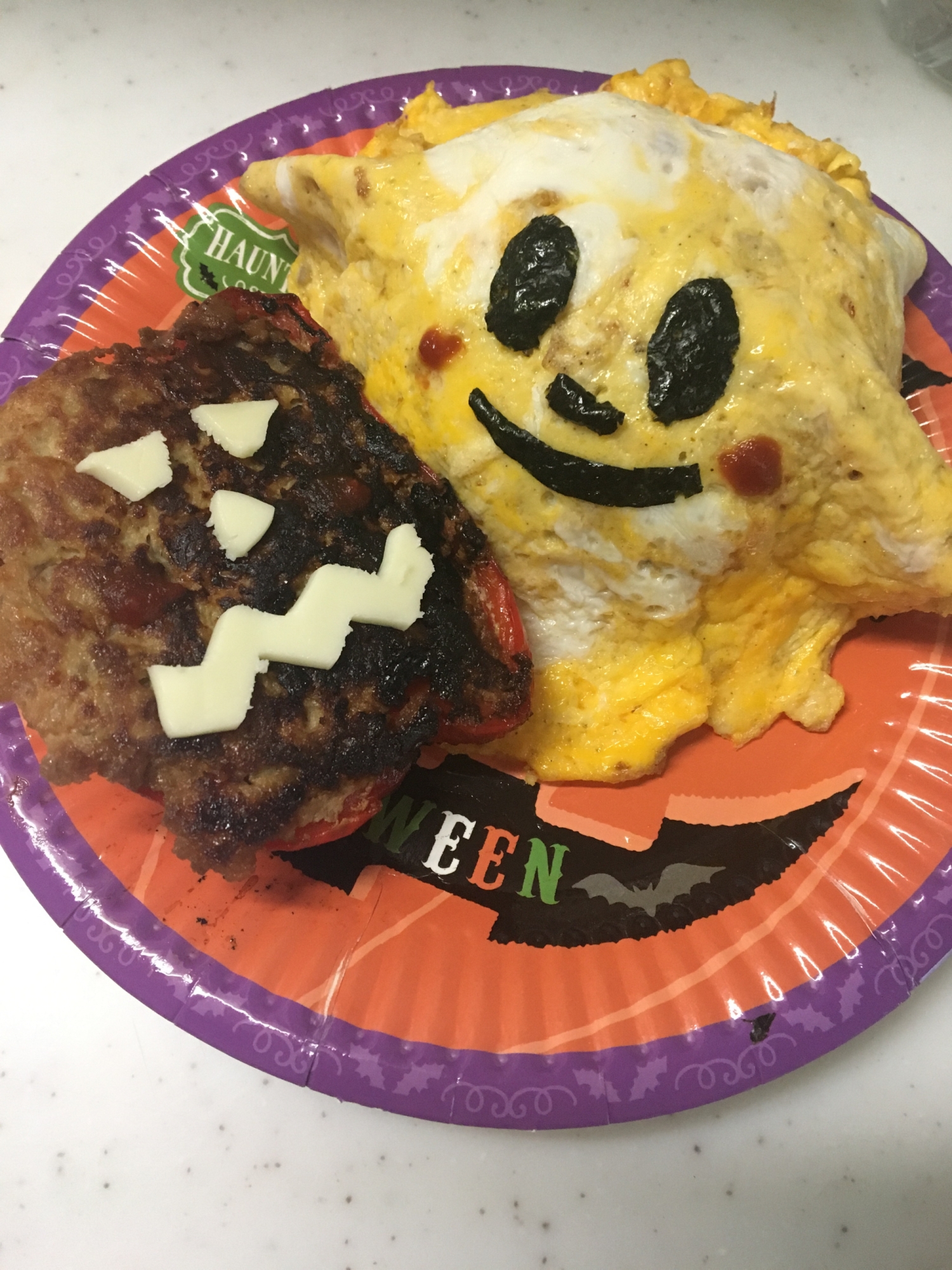 お化けオムライスとパプリカオバケ肉詰め✨ハロウィン