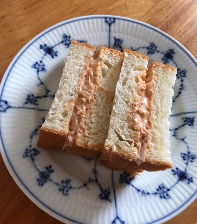 豆板醤マヨ和えツナサンド