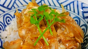 鶏もも肉で　親子丼