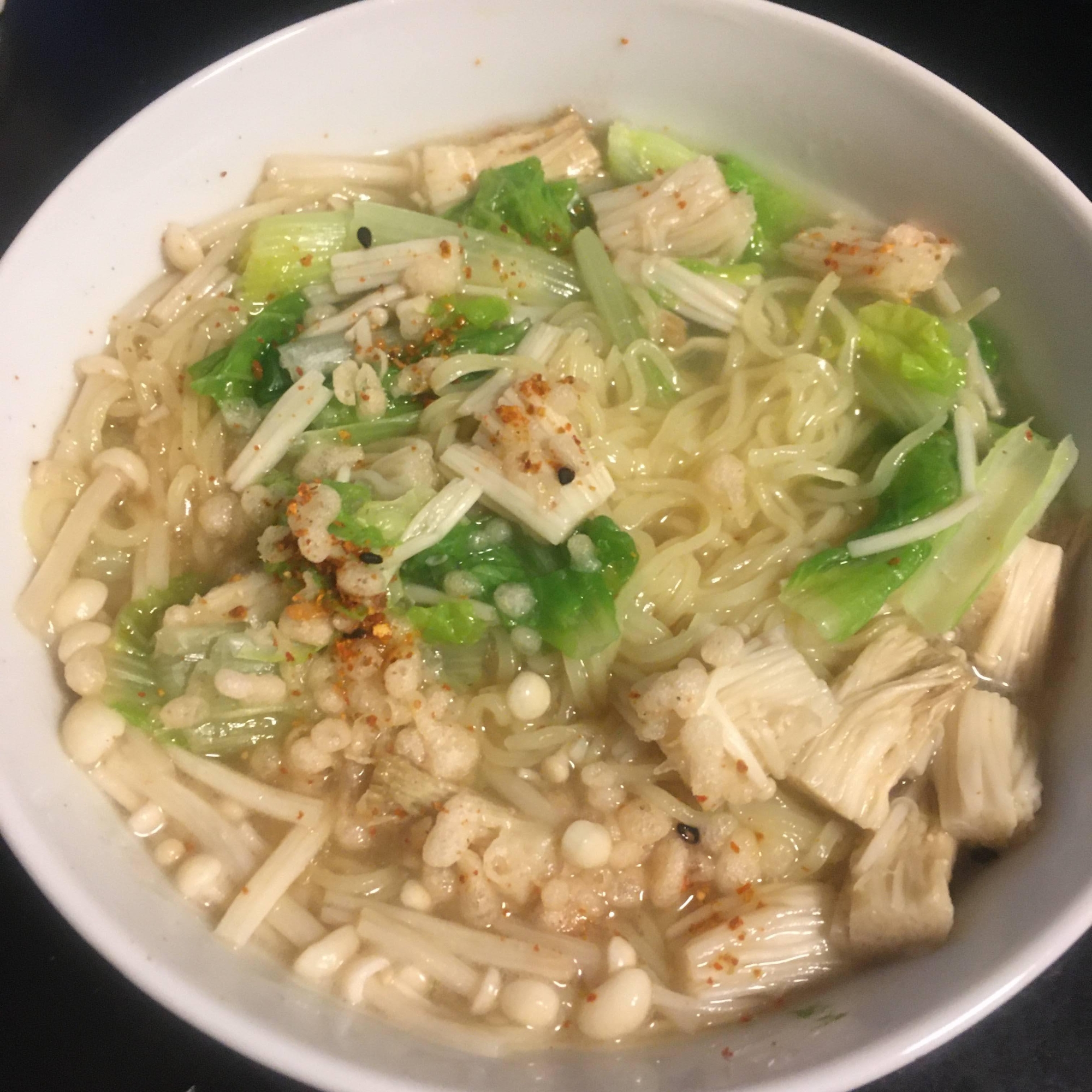 えのき、山東菜、揚げ玉の味噌ラーメン