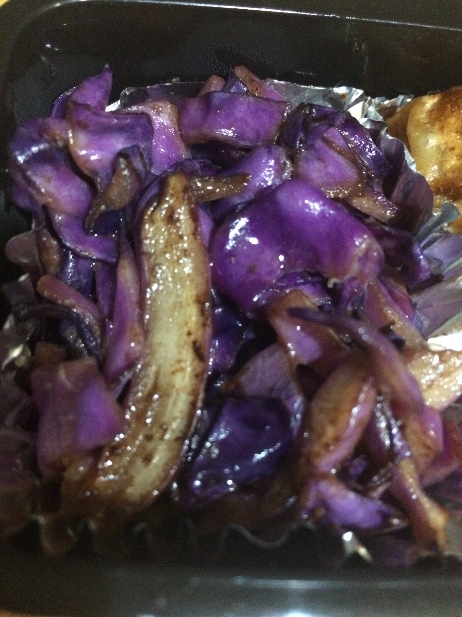 紫キャベツのマヨシャンタン炒め(*´ｪ｀*)